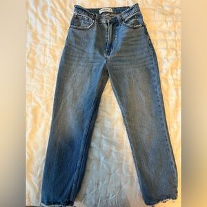 Abercrombie & Fitch- Curve Love “The Ankle Straight” ultra high rise.